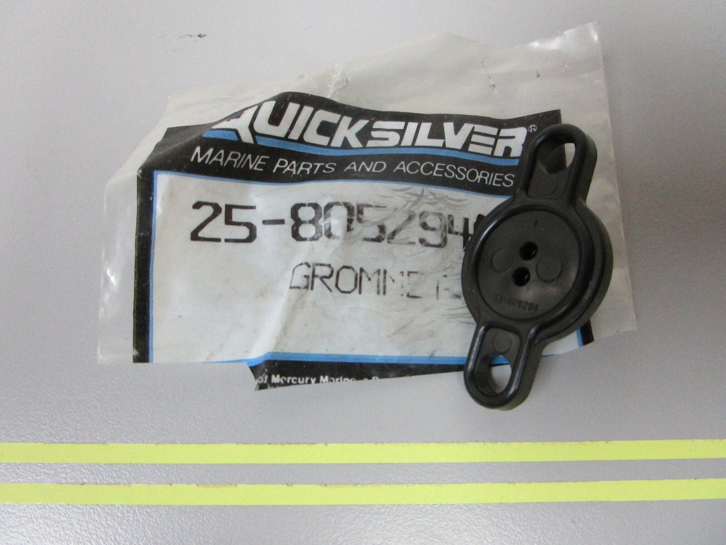 *NEW OEM* 0810 Mercury Quicksilver Grommet 25-805294