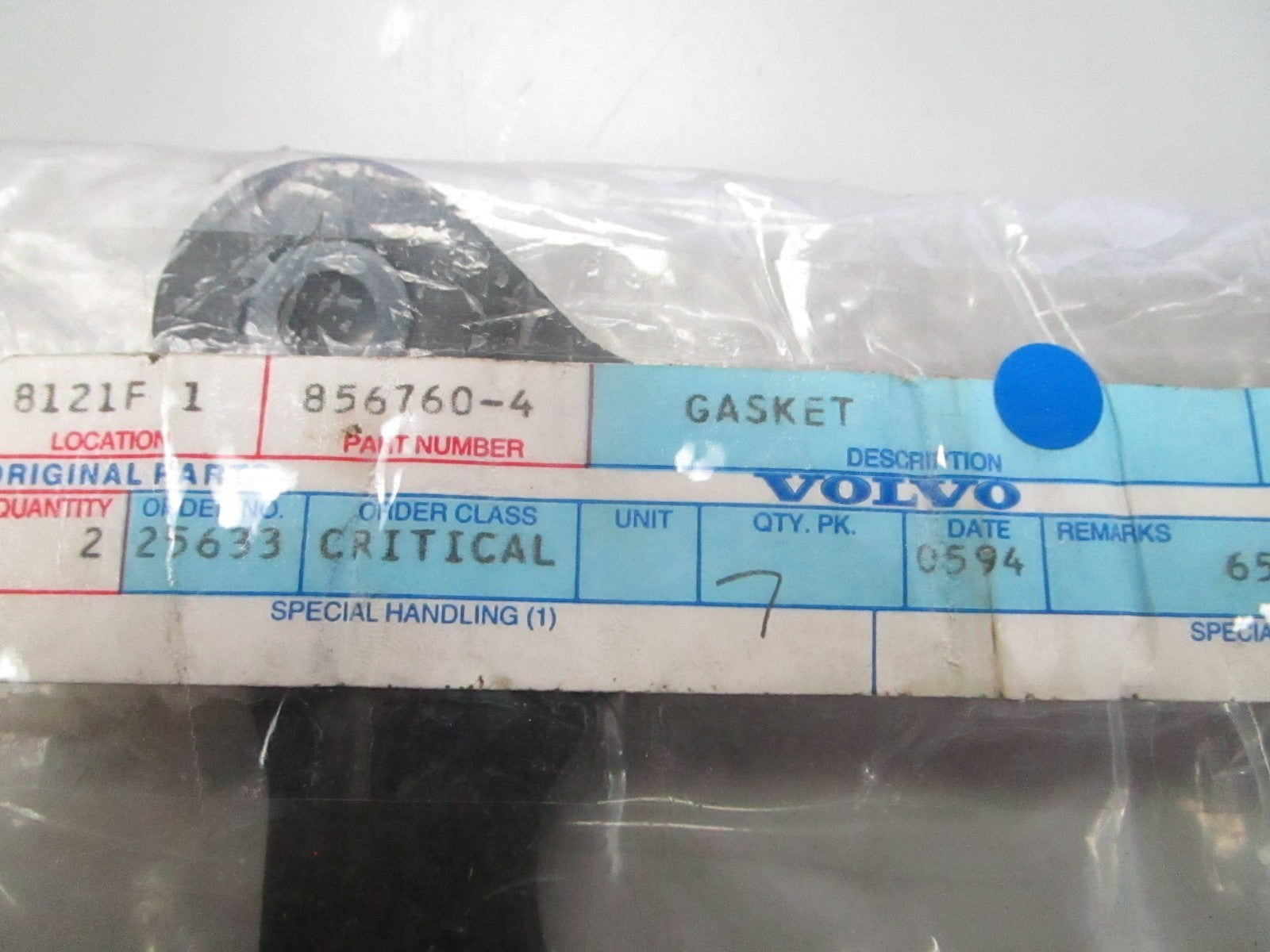 *NEW OEM* 0840 Volvo Gasket 856760-4