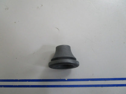 *NEW OEM* 0810 OMC Johnson Evinrude Grommet 331634 0331634