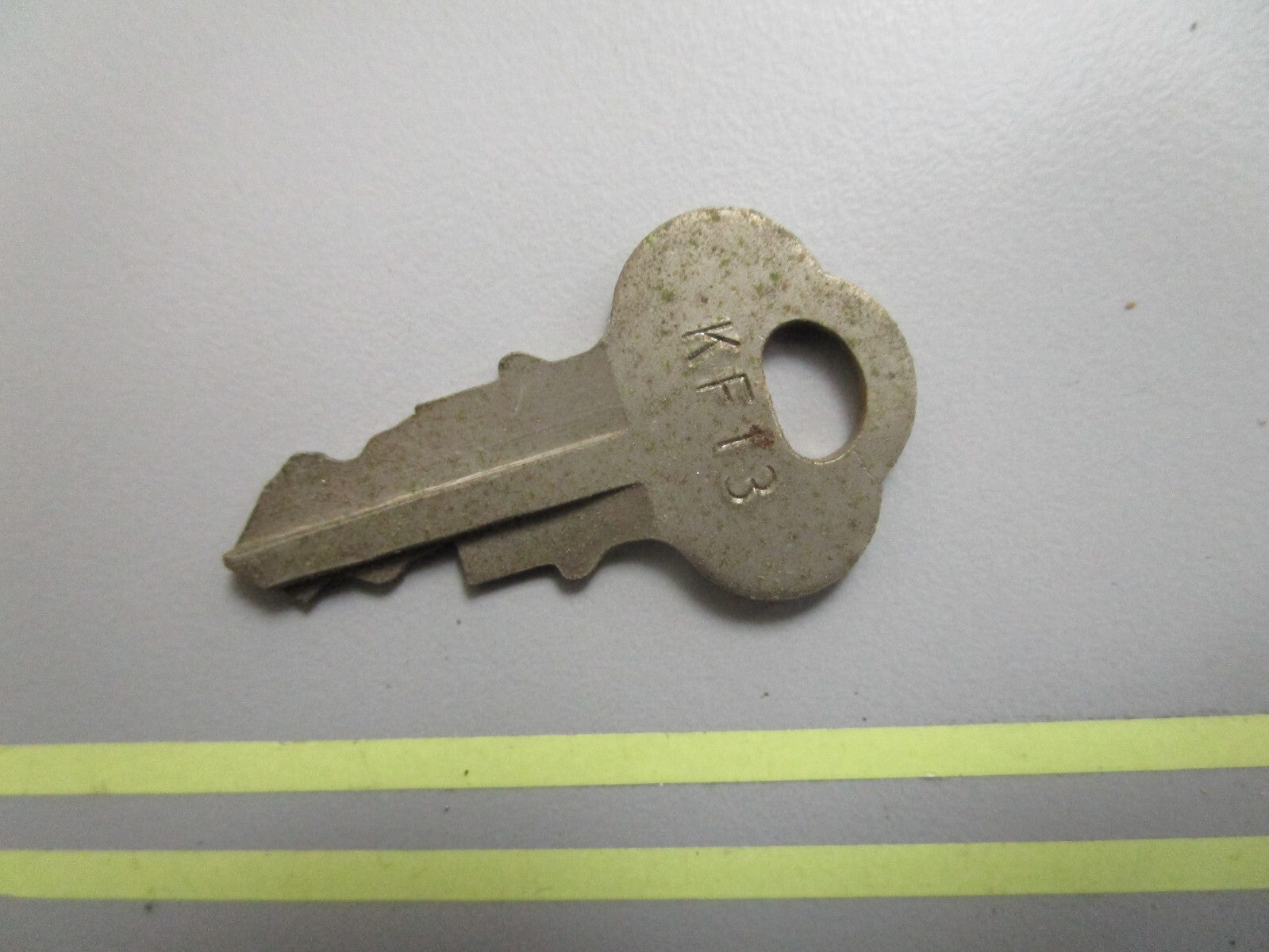 *NEW OEM* 0810 OMC Johnson Evinrude Ignition Key KF13 501528 0501528