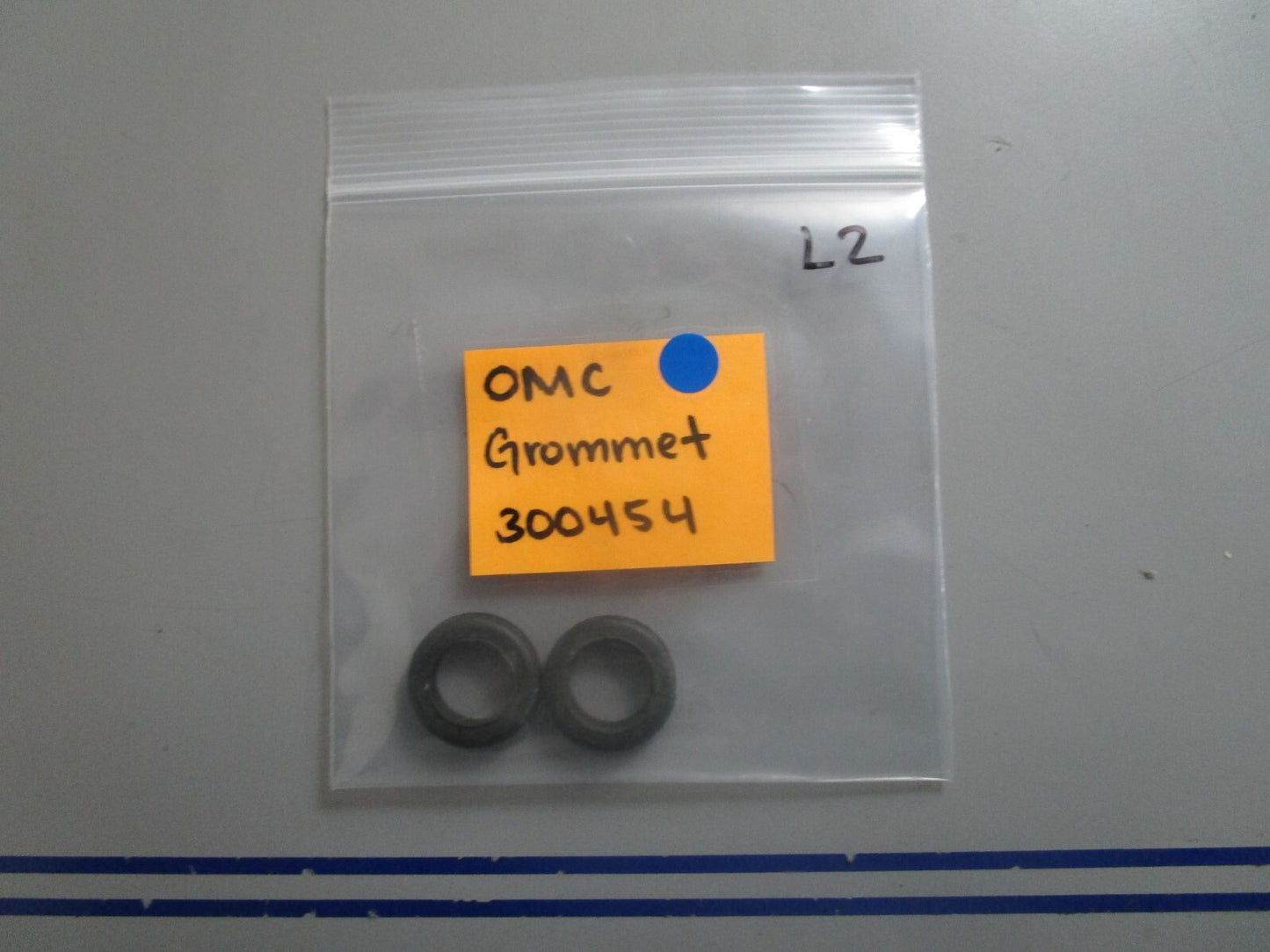 *NEW OEM* (LOT OF 2) 0810 OMC Johnson Evinrude Grommet 300454 0300454