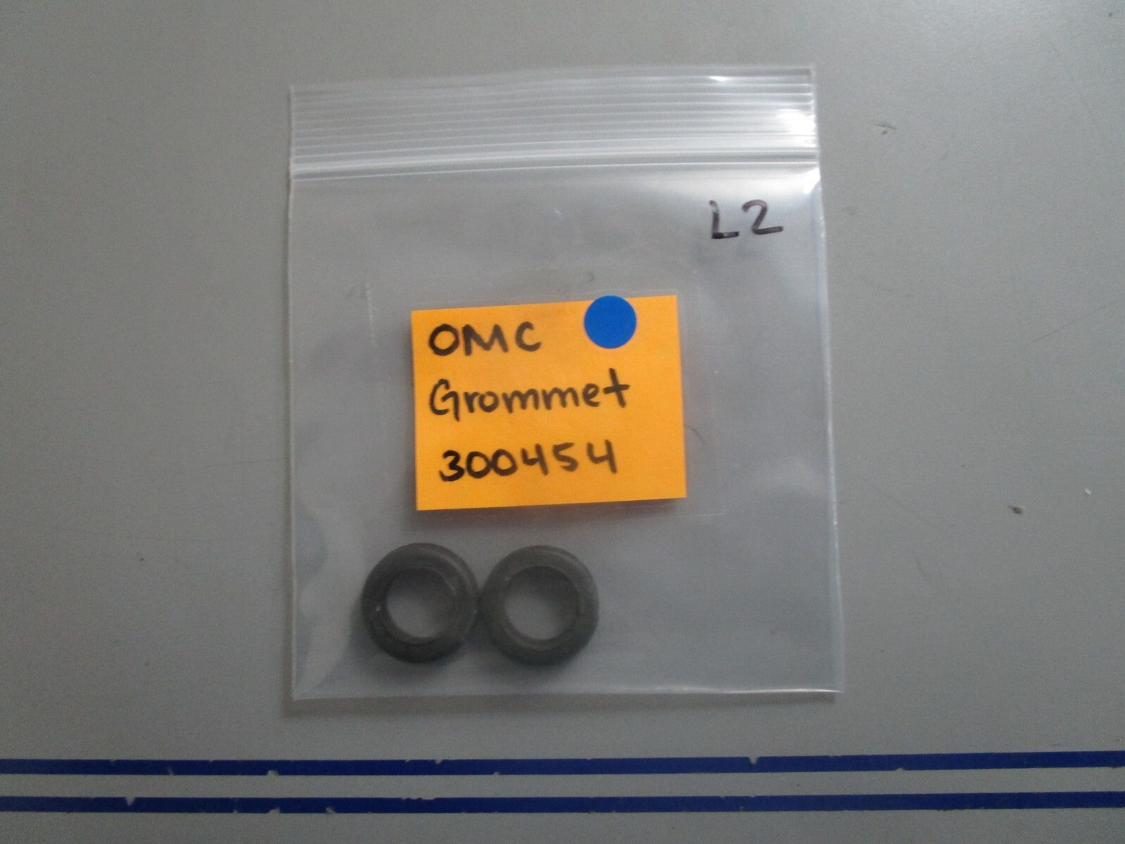 *NEW OEM* (LOT OF 2) 0810 OMC Johnson Evinrude Grommet 300454 0300454