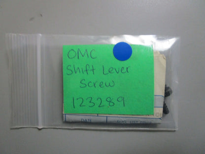 *NEW OEM* (LOT OF 2) 0770 OMC Johnson Evinrude Shift Lever Screw 123289 0123289