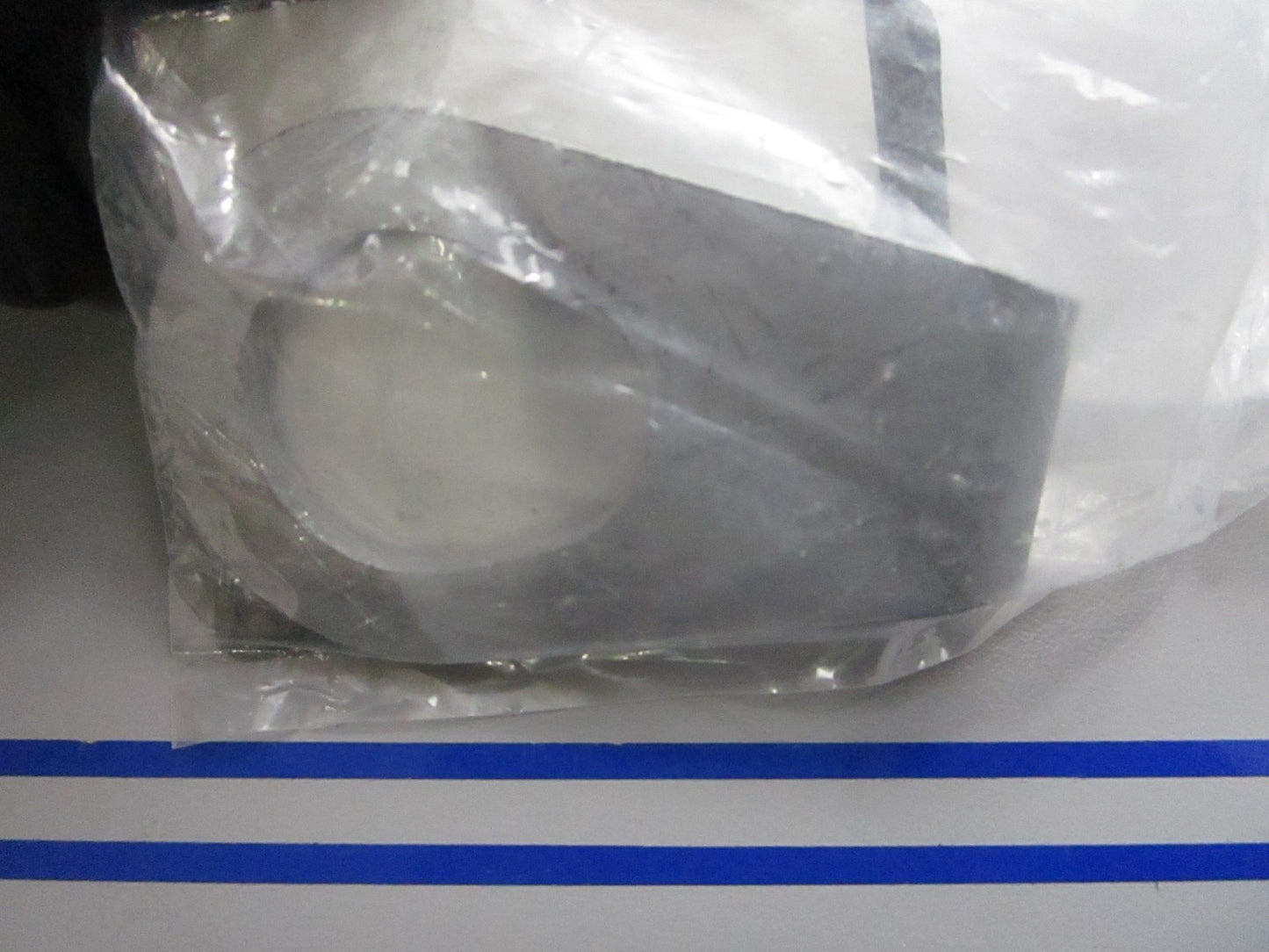 *NEW OEM* 0810 OMC Johnson Evinrude Engine Hook 5033048