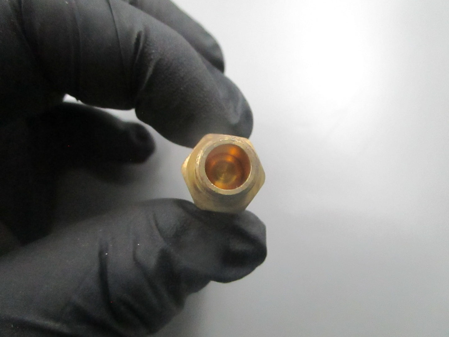 *NEW OEM* 0810 Volvo Penta Valve 966871 0966871