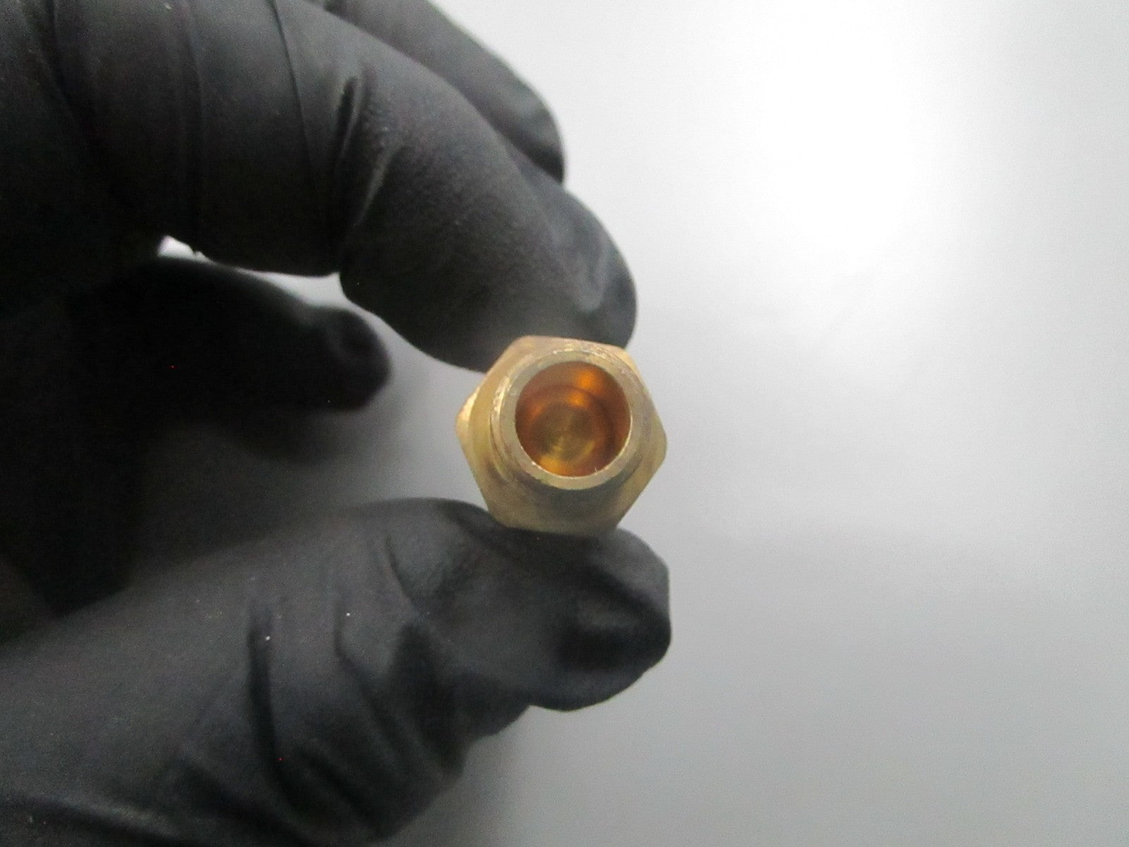 *NEW OEM* 0810 Volvo Penta Valve 966871 0966871