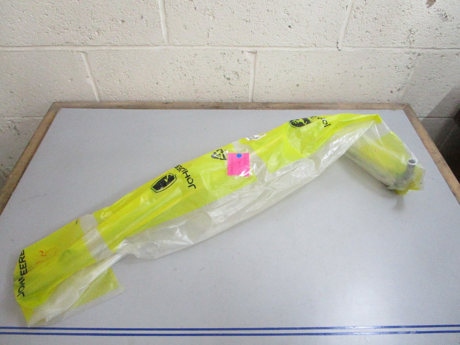 *NEW OEM* 0820 John Deere Oil Line SJ25909