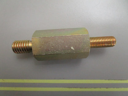 *NEW OEM* 0820 OMC Johnson Evinrude Stud 915011 0915011