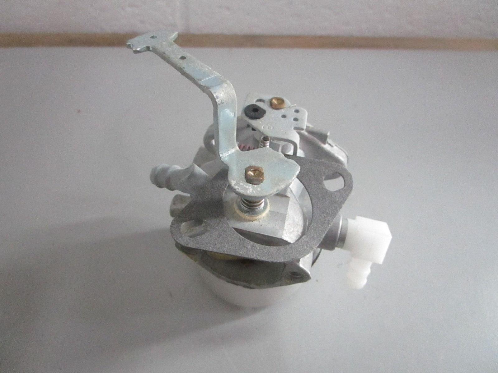 NEW OEM 640302 Tecumseh Carburetor 0820