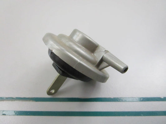 NEW OEM 383916 0383916 OMC Johnson Evinrude Vacuum Control 0810