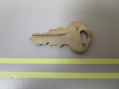 *NEW OEM* 0810 OMC Johnson Evinrude Ignition Key KF10 501525 0501525