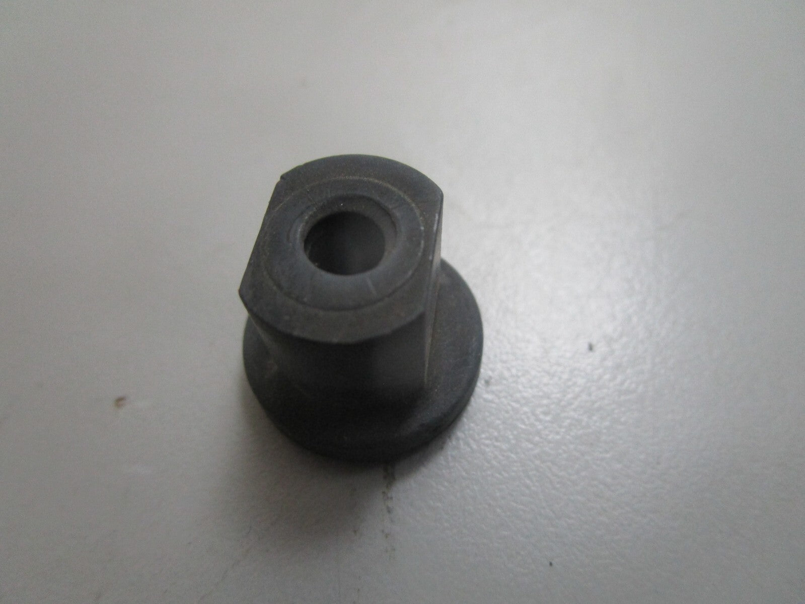 *NEW OEM* 0810 OMC Johnson Evinrude Tilt Lock Knob 332903 0332903