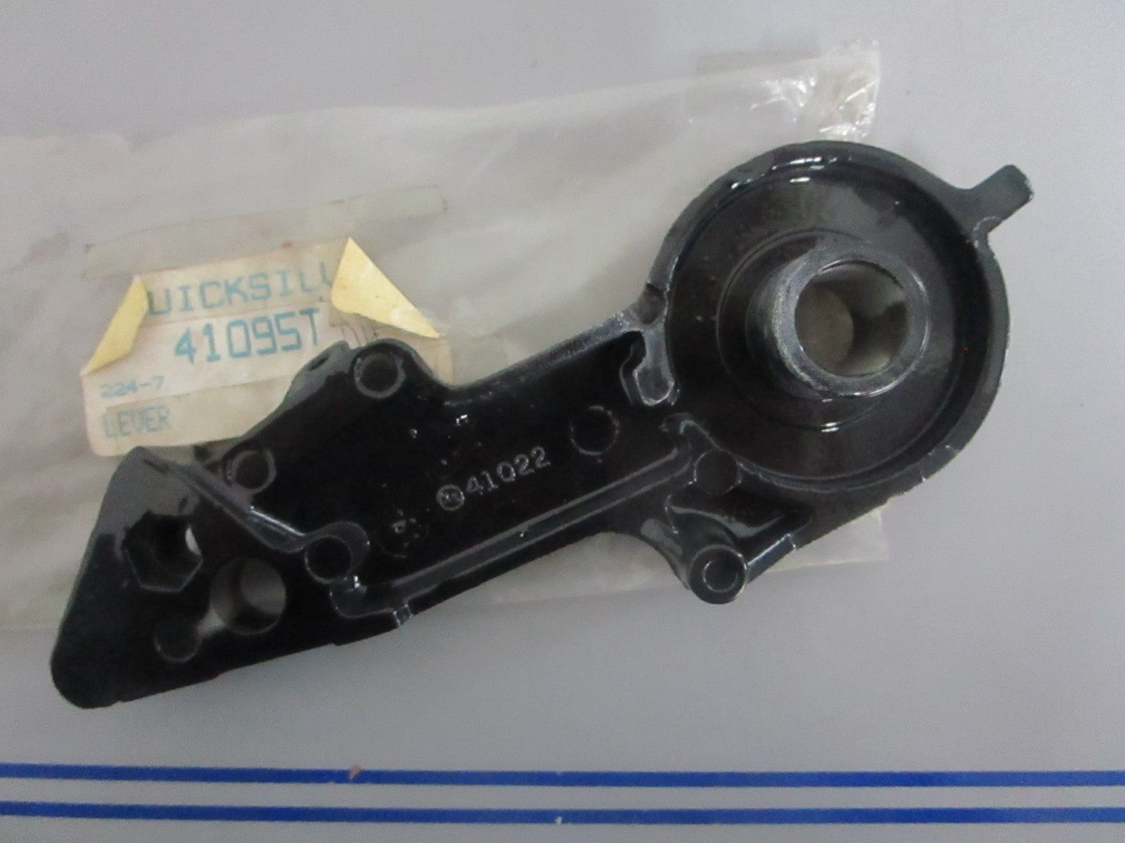 NEW OEM 41095T Mercury Quicksilver Lever 0820