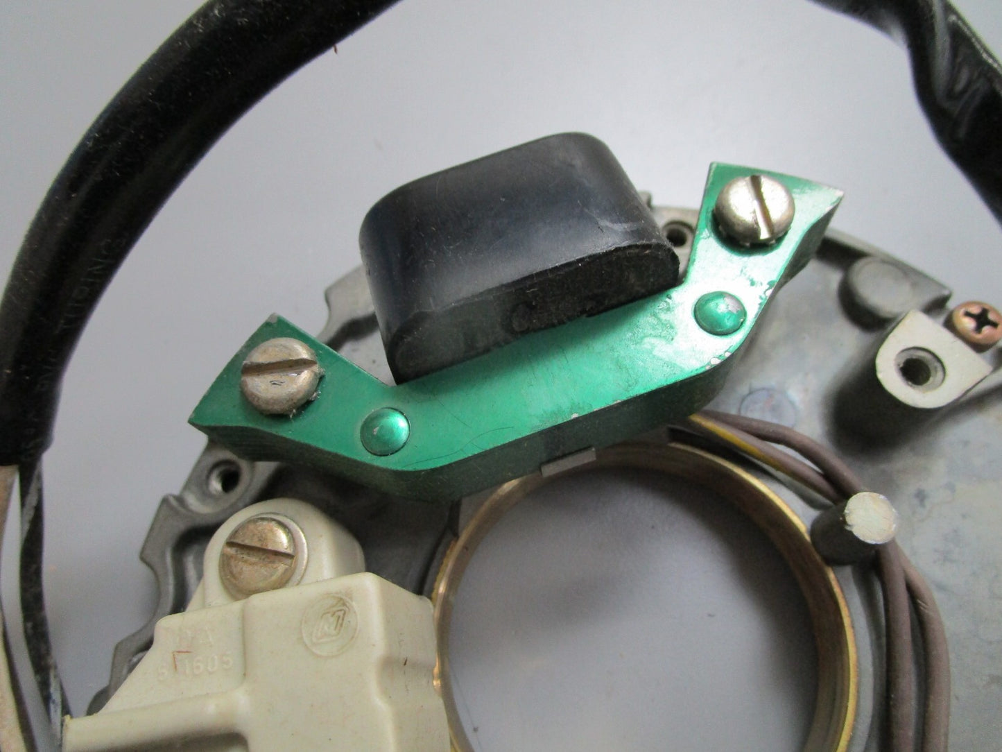 *NEW OEM* 0820 OMC Johnson Evinrude Charge Coil & Plate Assy 582413 0582413