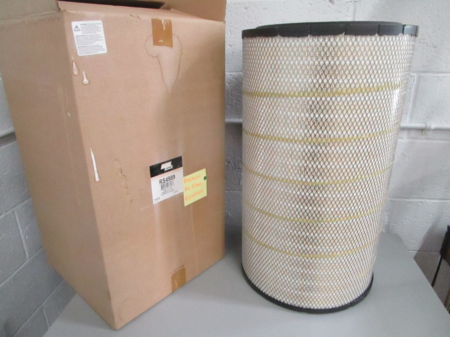 NEW RS4989 Baldwin Air Filter Rep: AF26207 Fleetguard 42847 Wix 87847 Dayco 0820