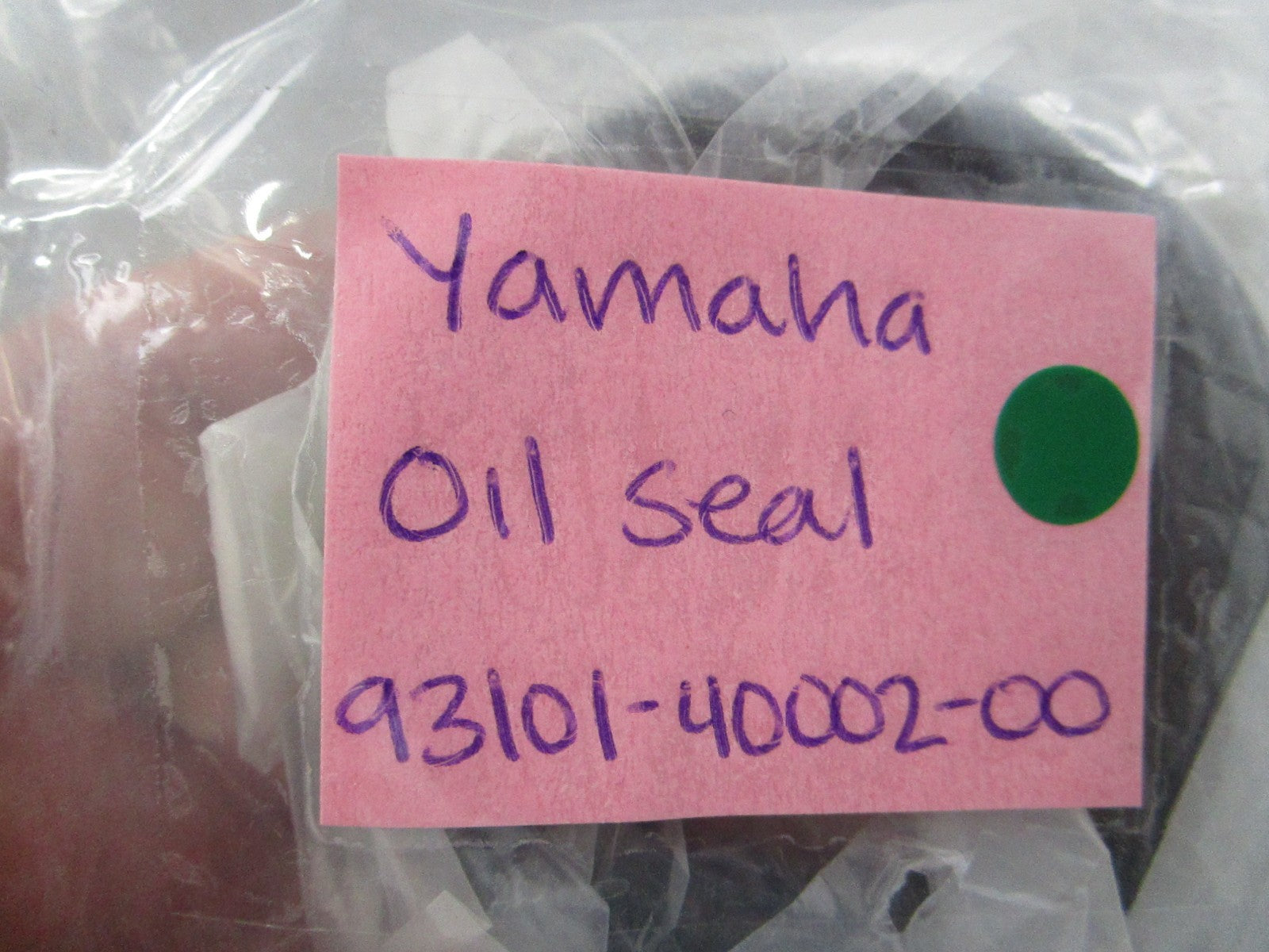 NEW OEM (LOT OF 2) 93101-40002-00 Yamaha Oil Seal 0810