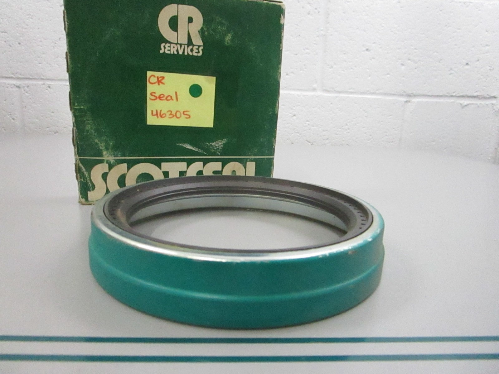 NEW 46305 CR Seal 0810