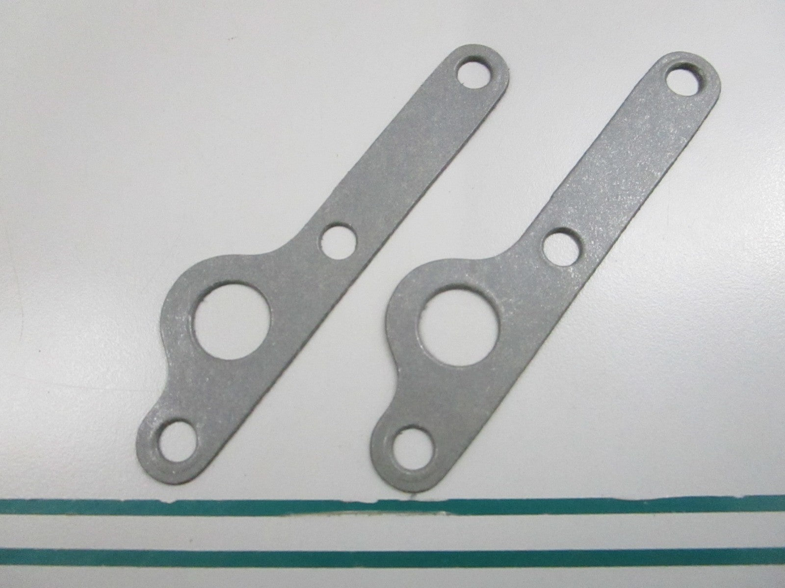 NEW OEM (LOT OF 2) 332999 0332999 OMC Johnson Evinrude Gasket 0810