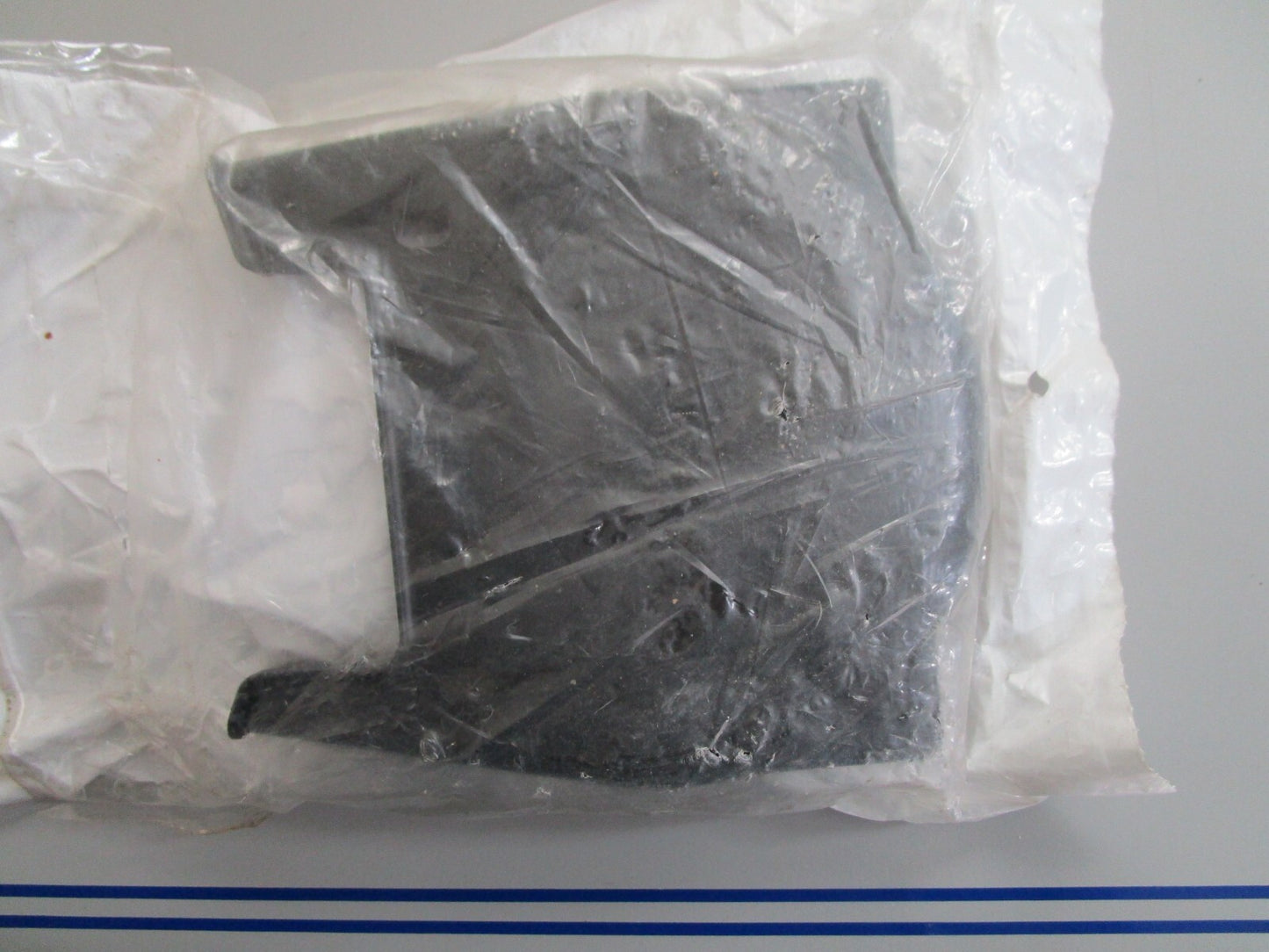 *NEW OEM* 0810 OMC Johnson Evinrude Belt Cover 341259 0341259