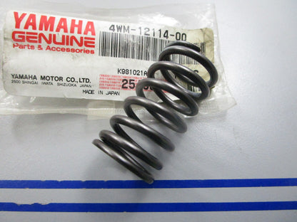 NEW OEM 4WM-12114-00-00 Yamaha Outer Valve Spring 0810