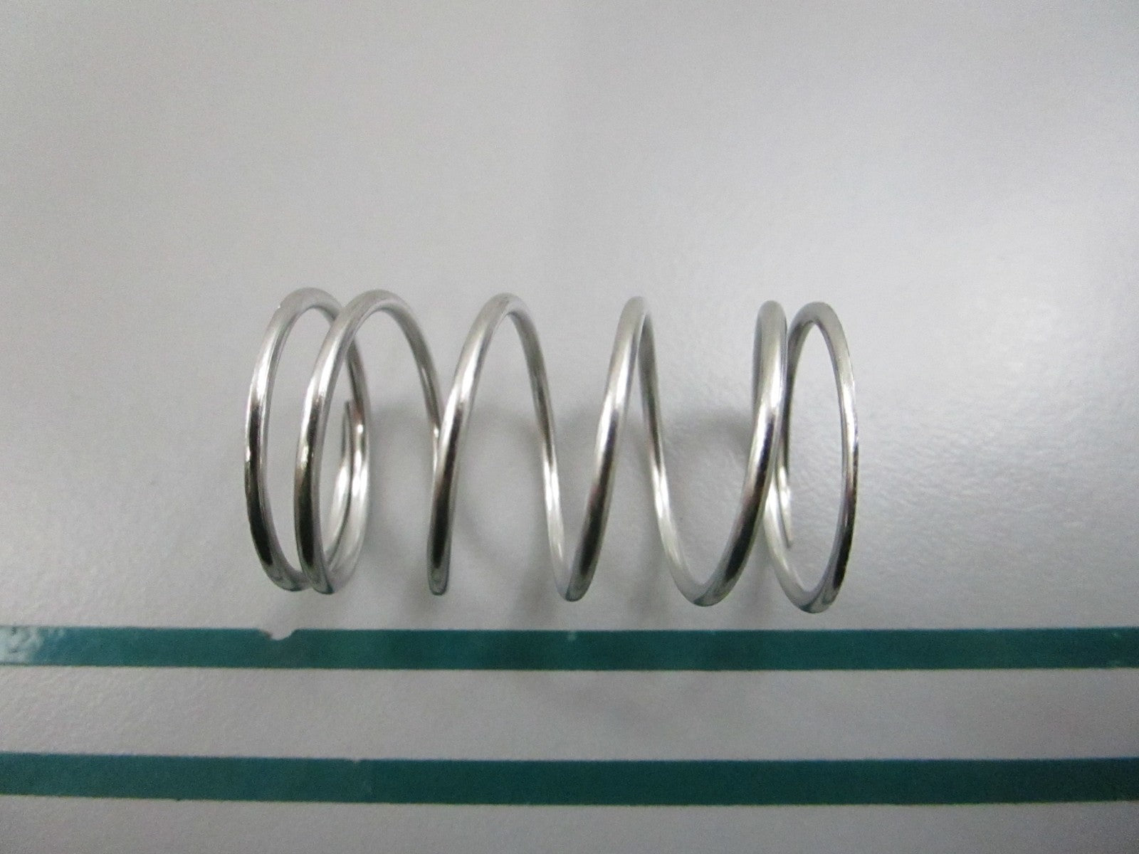 NEW OEM 336826 0336826 OMC Johnson Evinrude Spring 0810