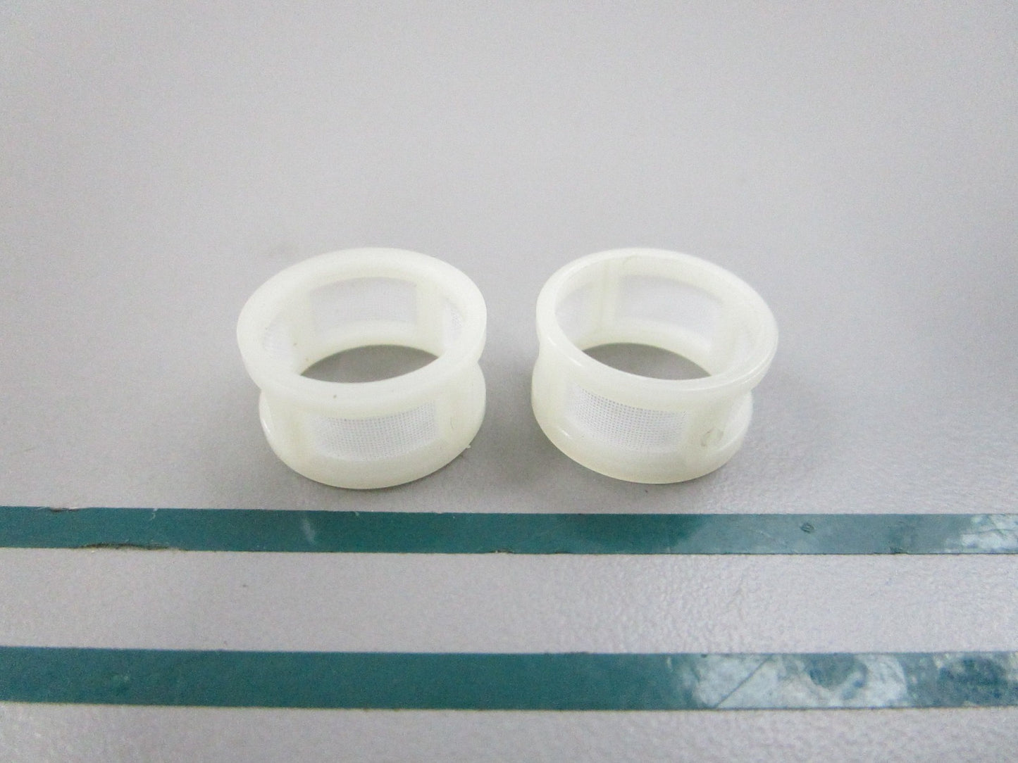 NEW OEM (LOT OF 2) 332365 0332365 OMC Johnson Evinrude Filter 0810