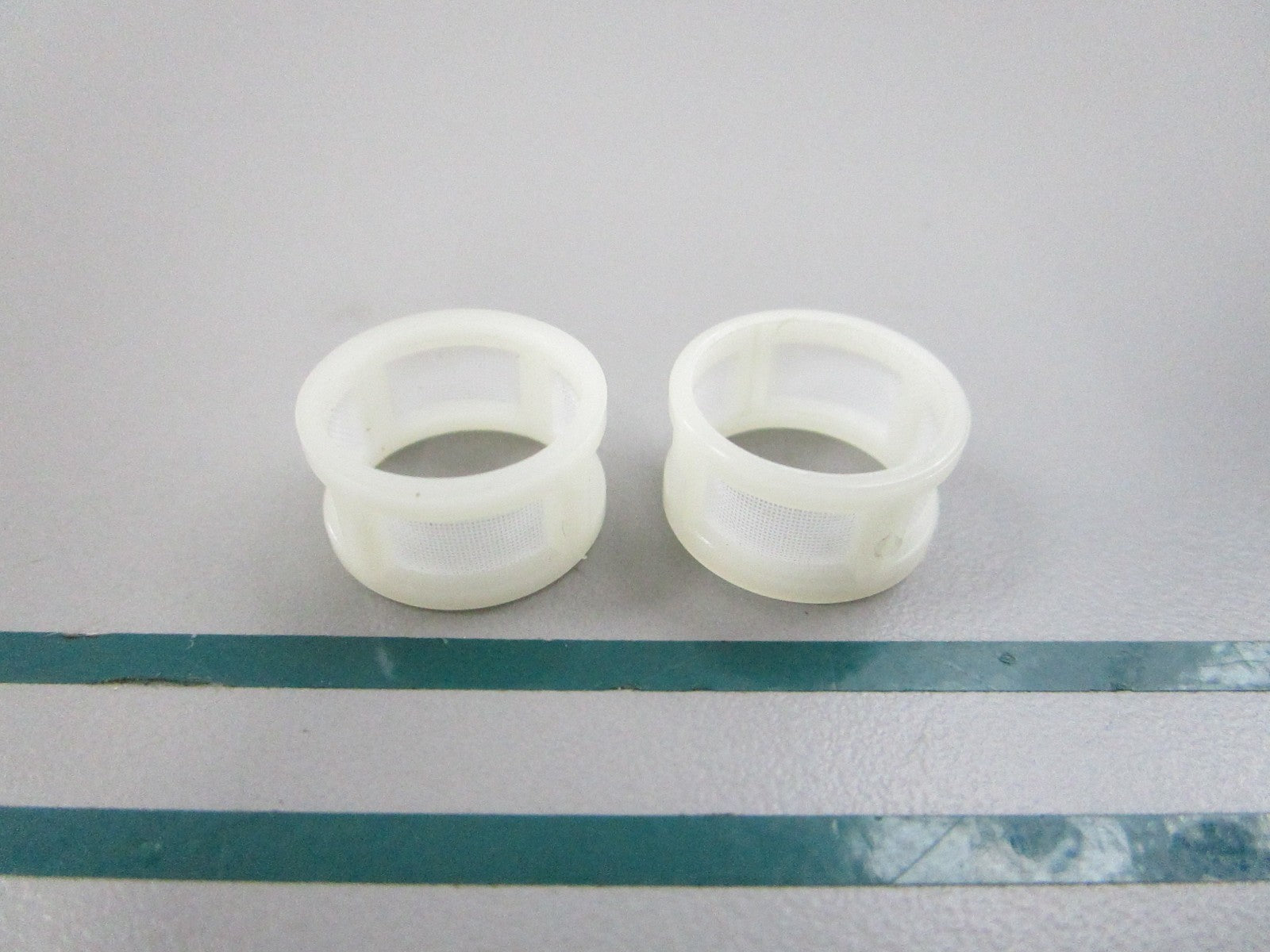 NEW OEM (LOT OF 2) 332365 0332365 OMC Johnson Evinrude Filter 0810