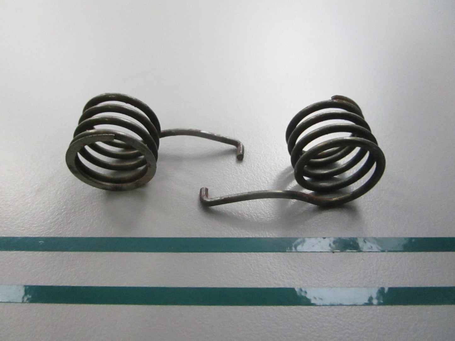 NEW OEM (LOT OF 2) 18152-90000 Suzuki Spring 0810