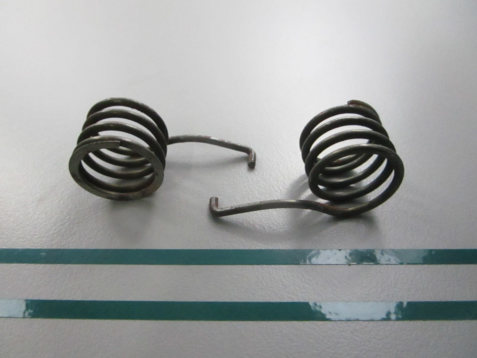 NEW OEM (LOT OF 2) 18152-90000 Suzuki Spring 0810