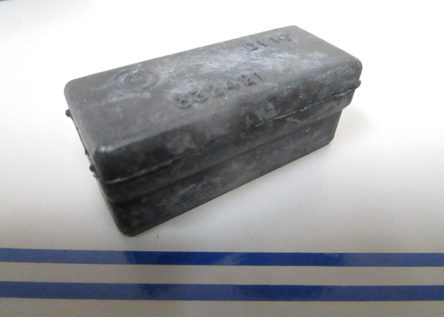 *NEW OEM* 0810 OMC Johnson Evinrude Rubber Mount 332421 0332421