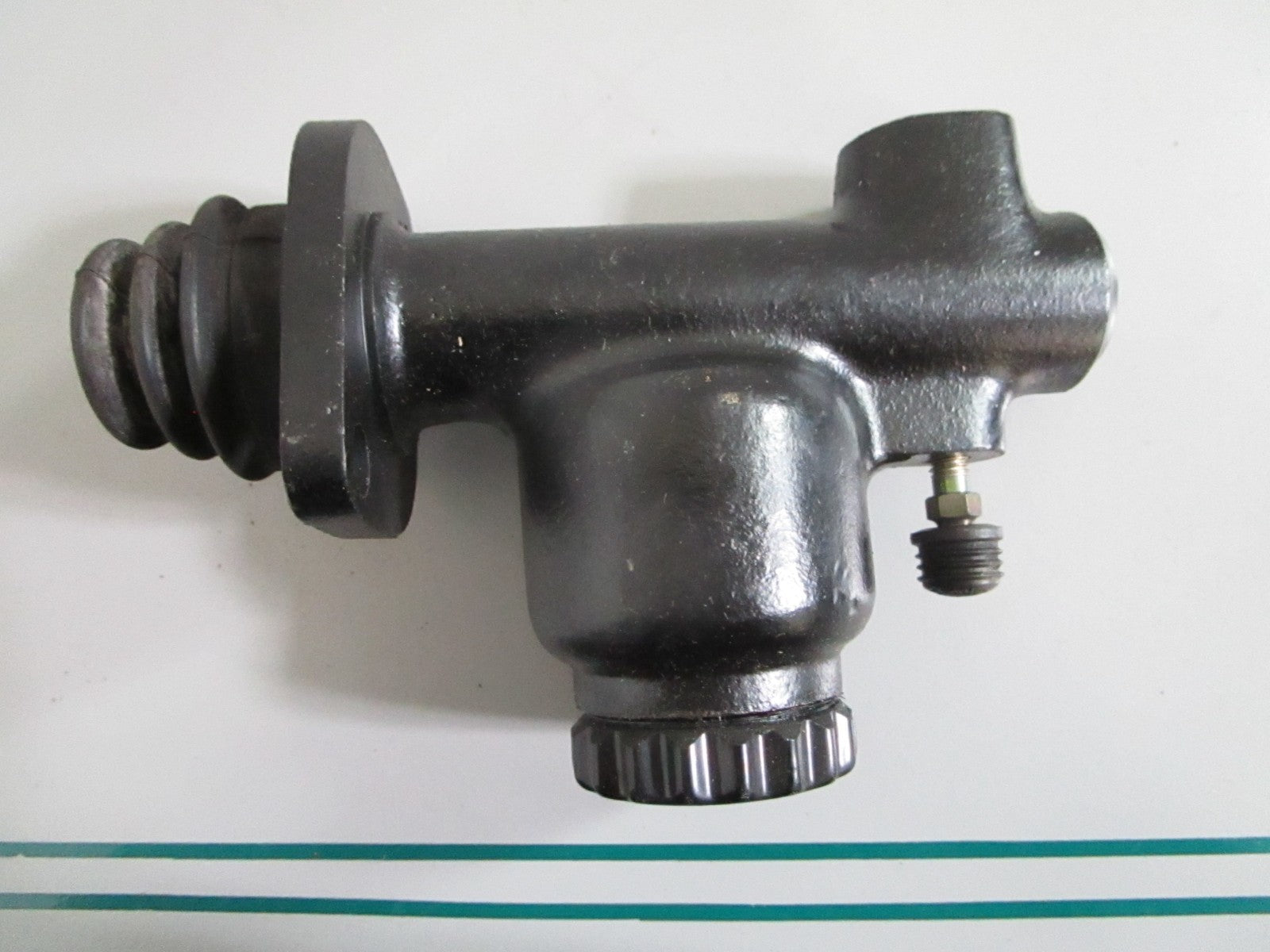 NEW OEM 0002951506 Mercedes-Benz Clutch Master Cylinder 0820