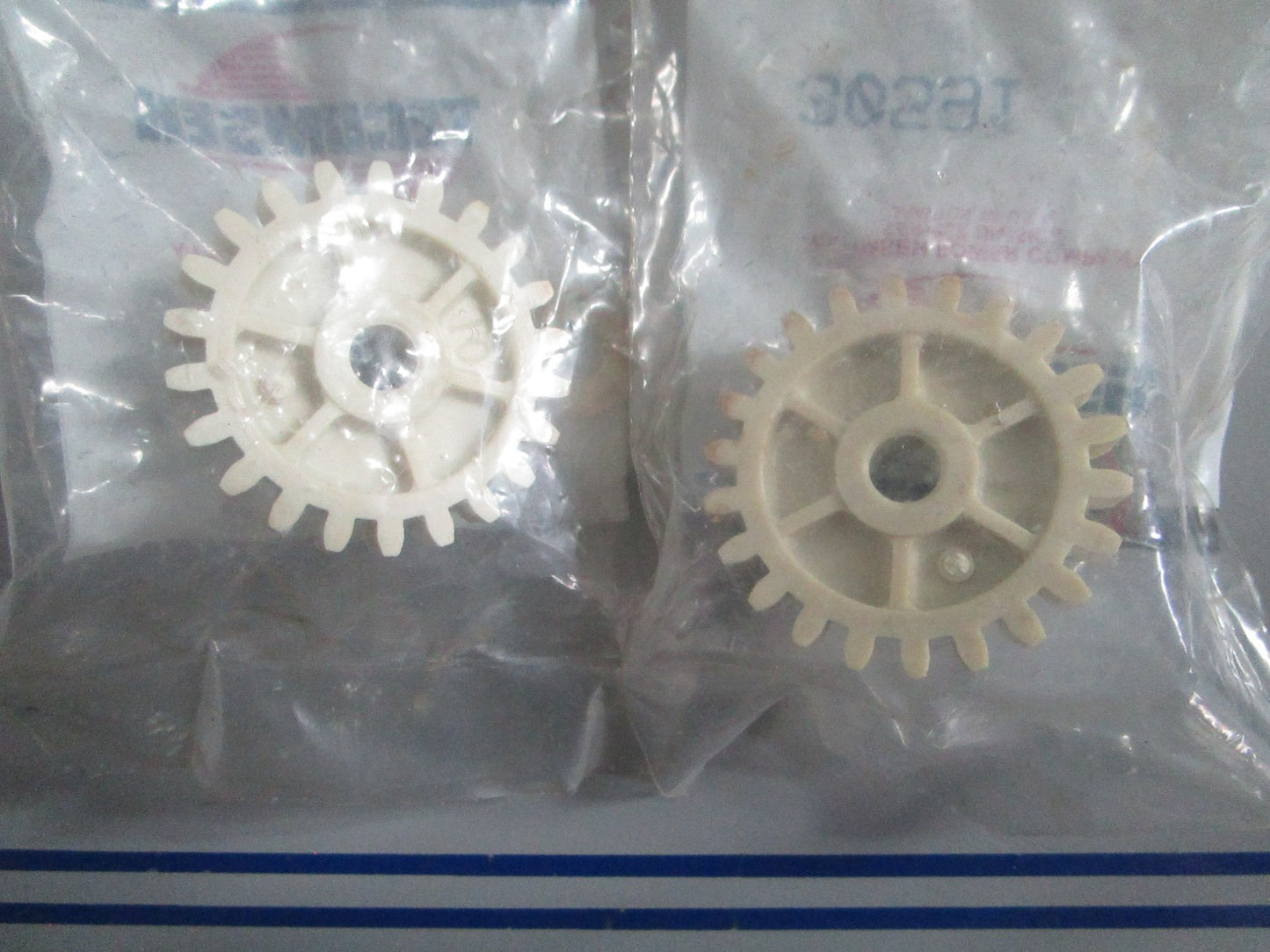 NEW OEM (LOT OF 2) 30591 Tecumseh Gear 0820