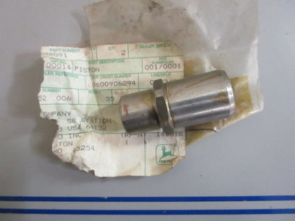 *NEW OEM* 0820 John Deere Piston R32091