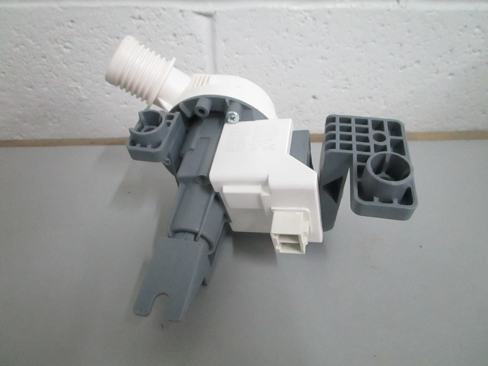 *NEW OEM* 0820 Whirlpool Water Pump W10876600