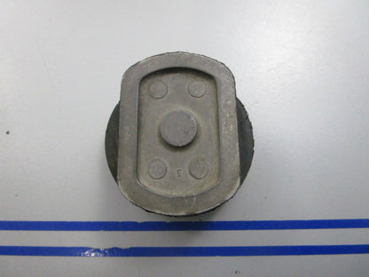 NEW OEM 25678 Mercury Quicksilver Upper Mount 0810