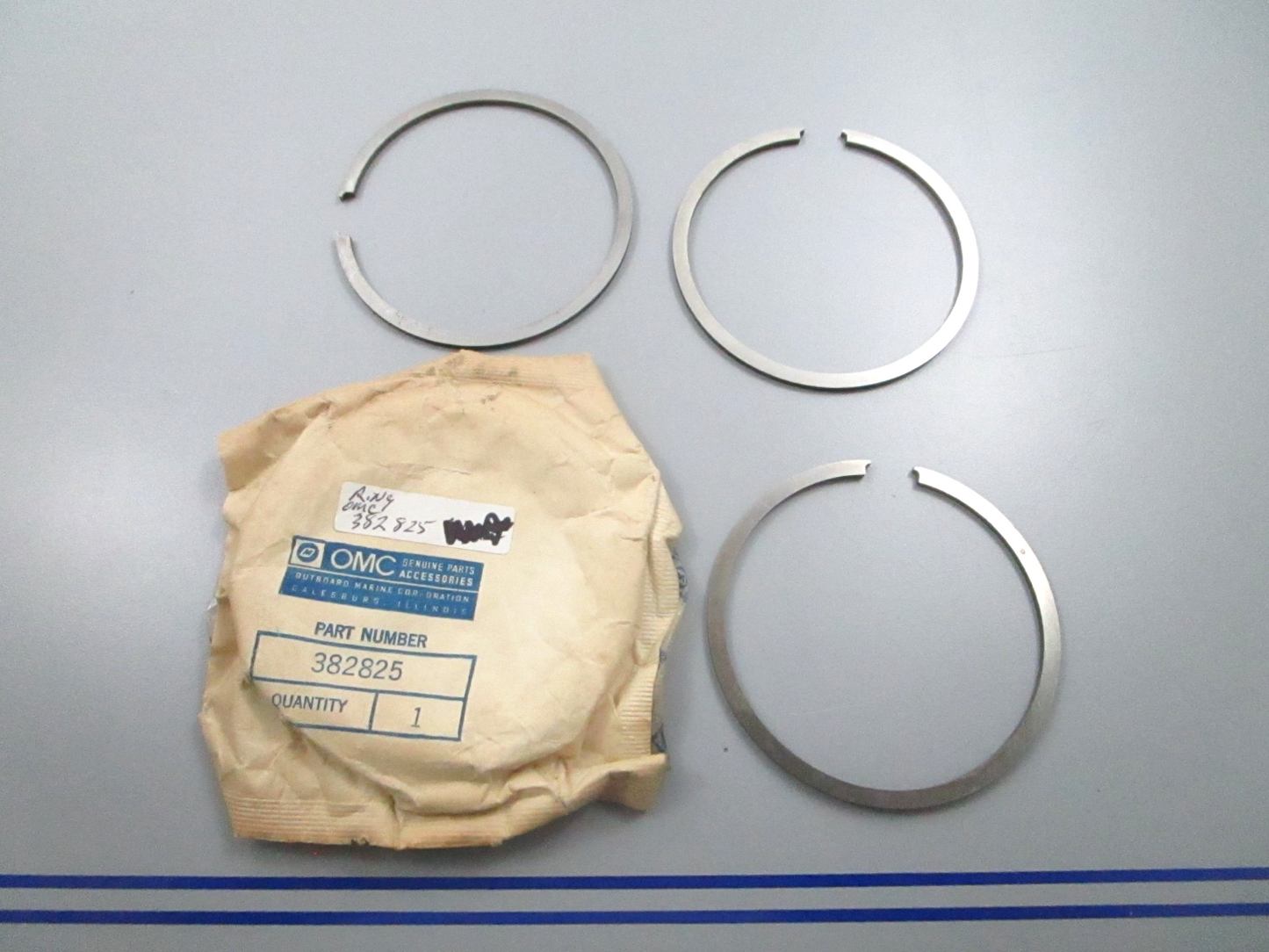 *NEW OEM* 0810 OMC Johnson Evinrude 3 Ring Set 382825 0382825