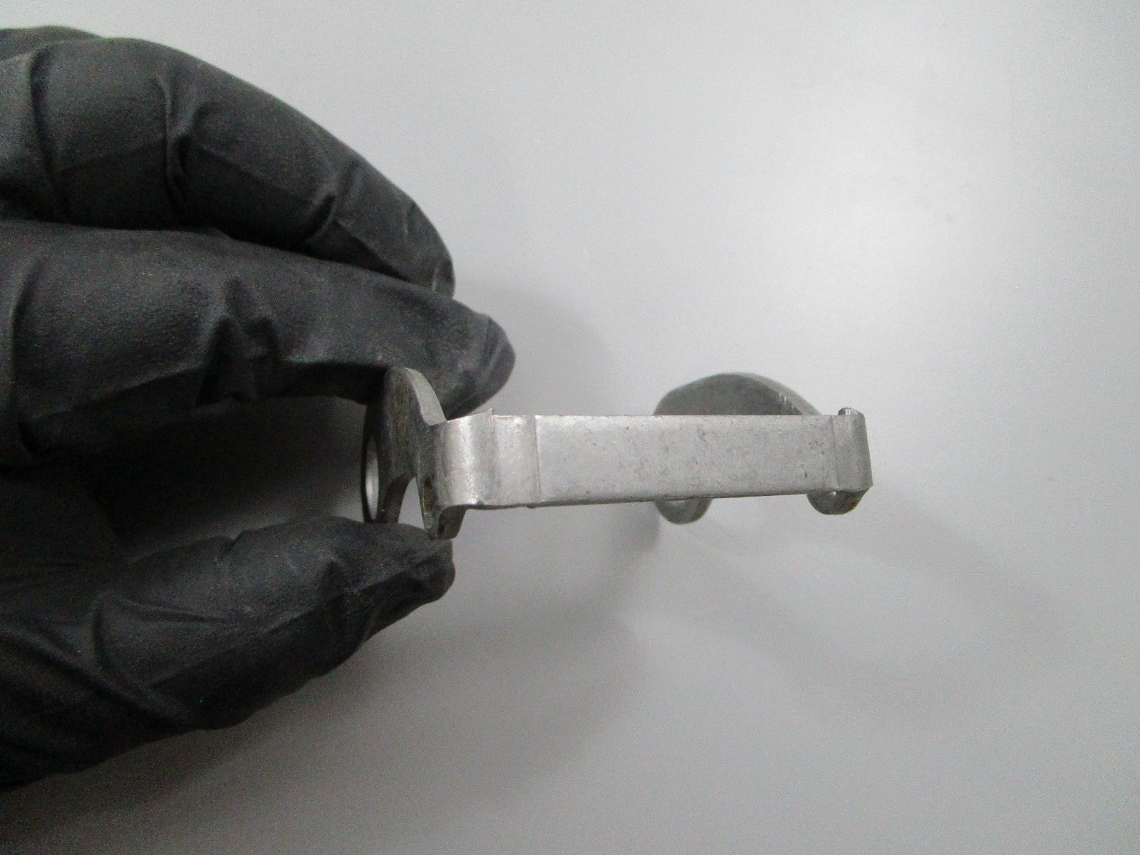 *NEW OEM* 0810 OMC Johnson Evinrude Reverse Lock Link 303950 0303950