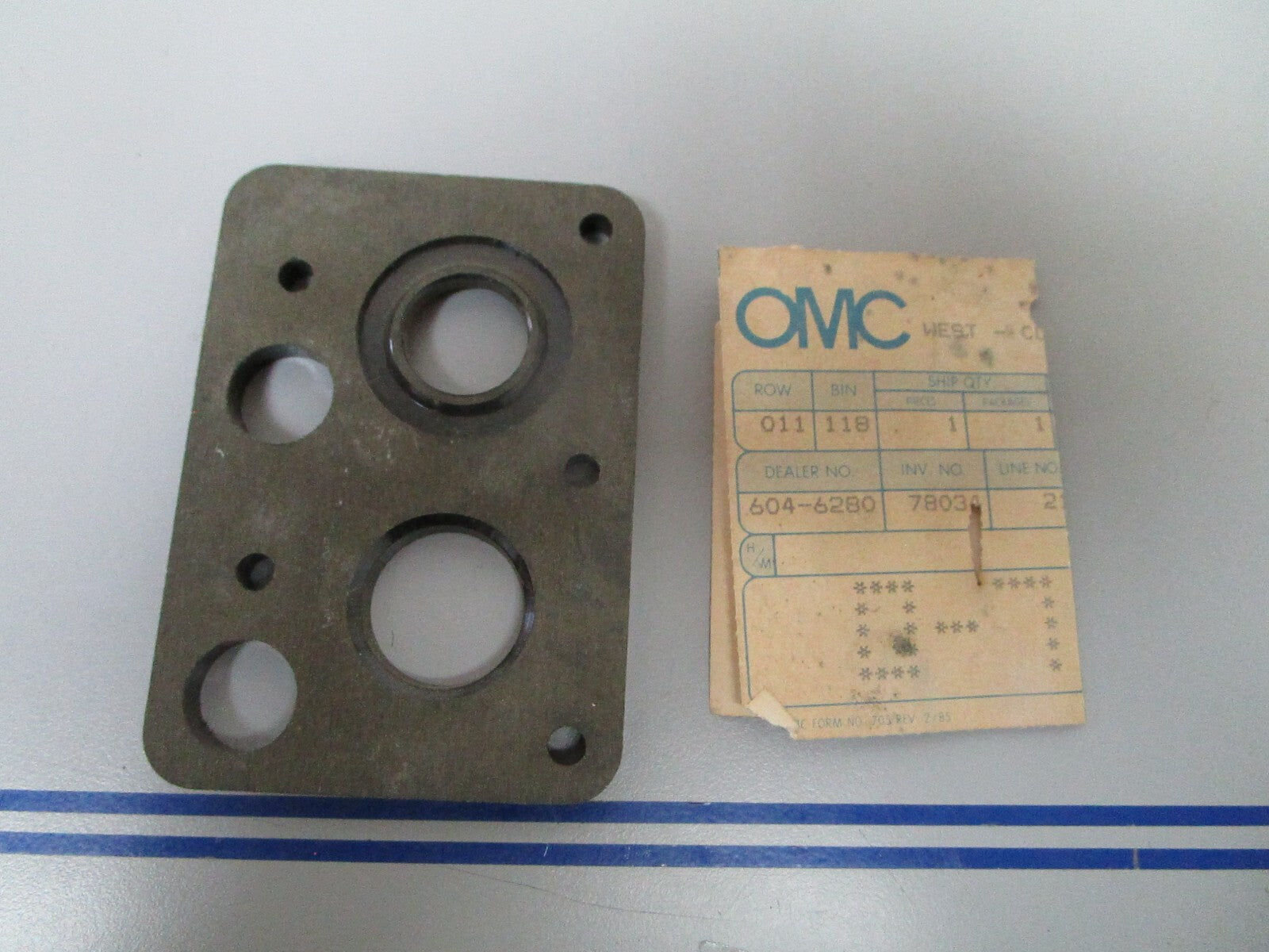 *NEW OEM* 0810 OMC Johnson Evinrude Thermostat Housing Plate 305711 0305711