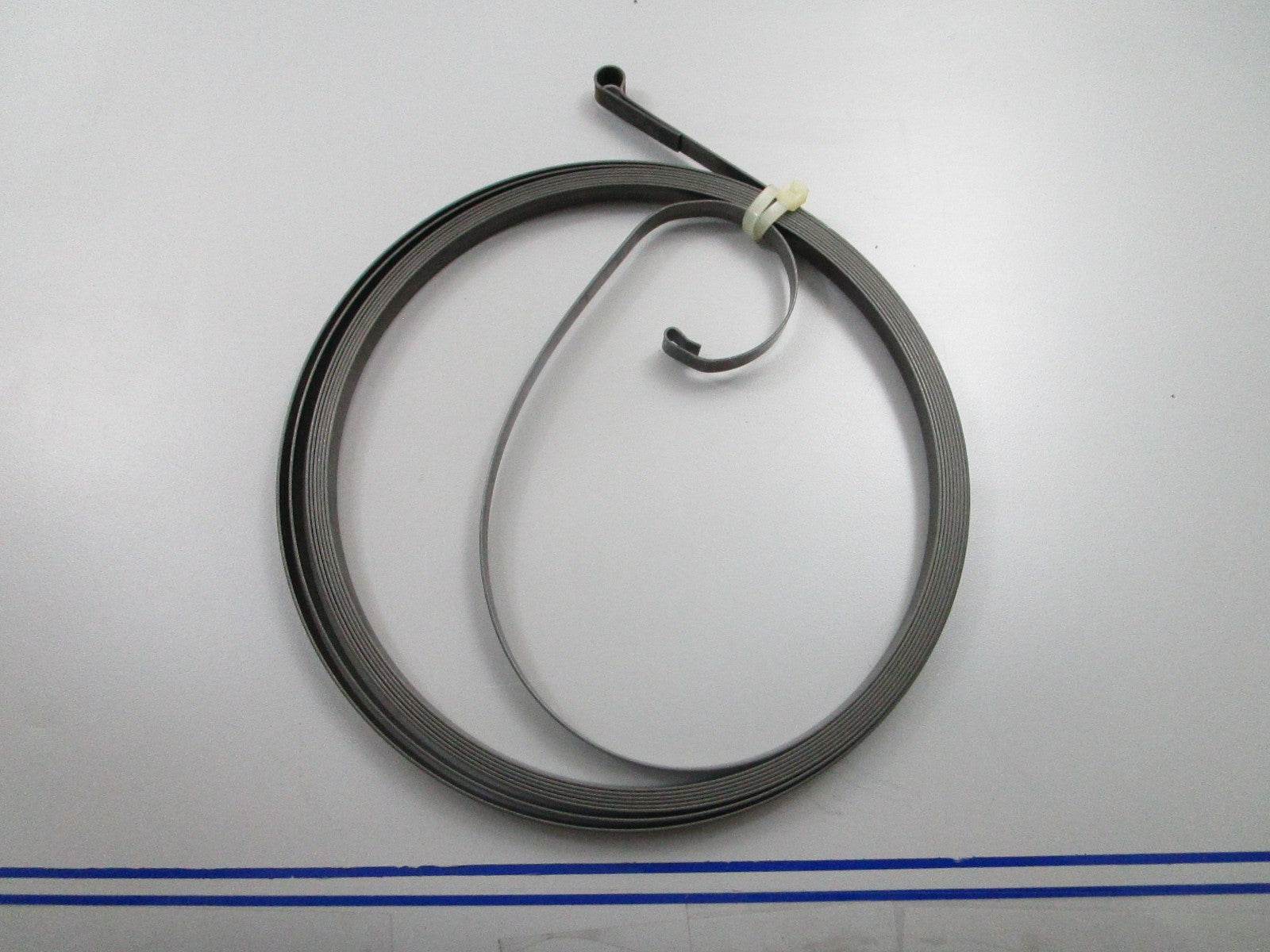 *NEW OEM* 0810 OMC Johnson Evinrude Starter Spring 325431 0325431