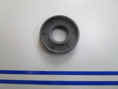 *NEW OEM* 0810 OMC Johnson Evinrude Crankshaft Seal 115604 0115604