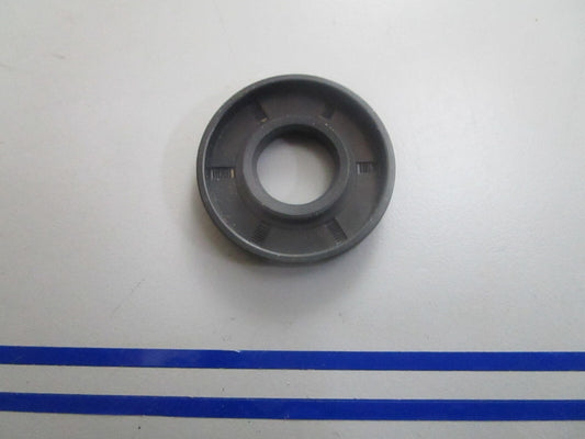 *NEW OEM* 0810 OMC Johnson Evinrude Crankshaft Seal 115604 0115604