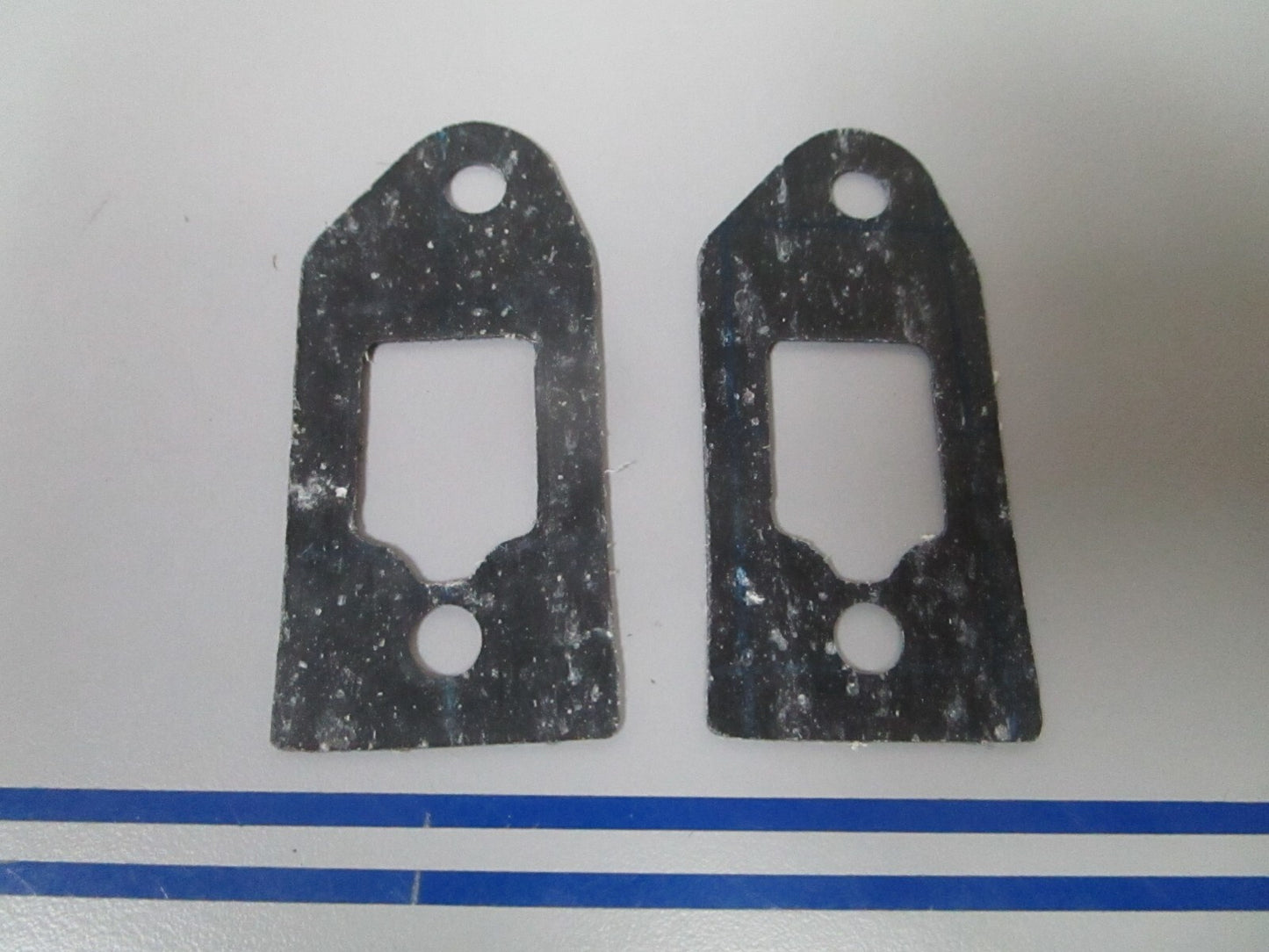 *NEW OEM* (LOT OF 2) 0810 OMC Johnson Evinrude Outlet Gasket 909340 0909340