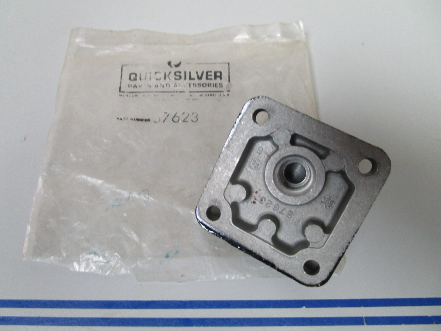 *NEW OEM* 0810 Mercury Quicksilver Cover 57623