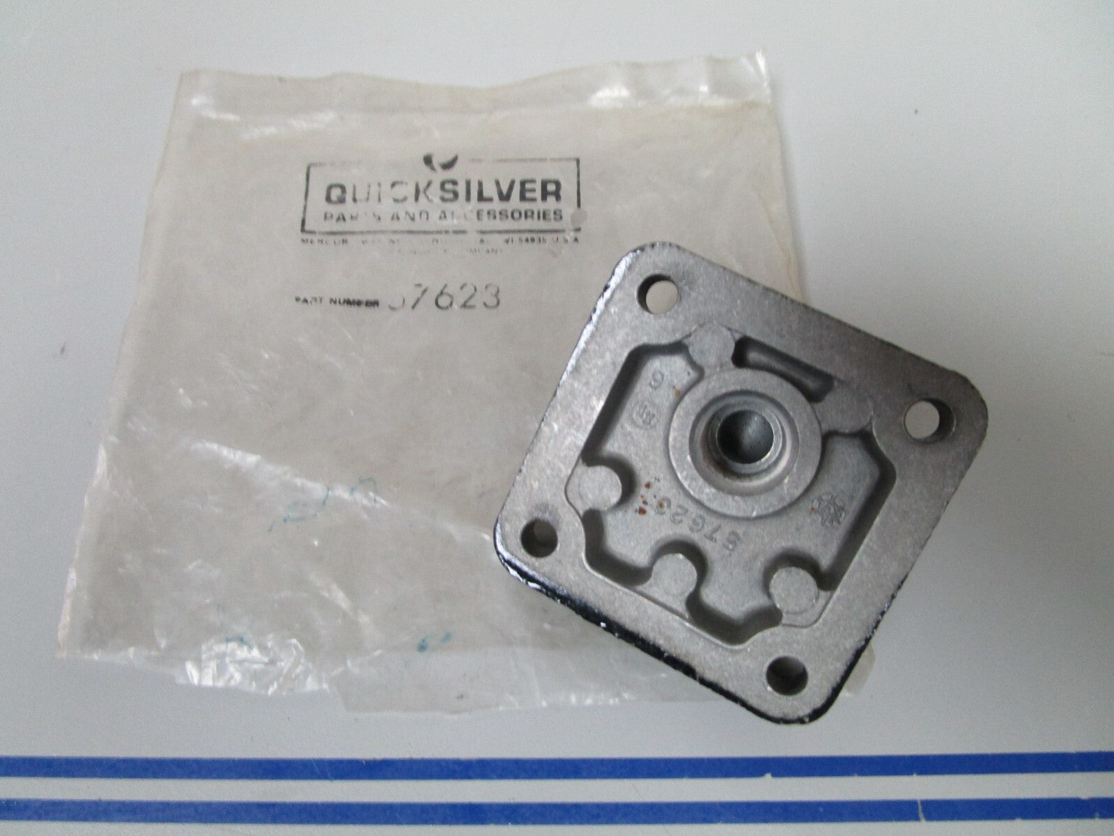 *NEW OEM* 0810 Mercury Quicksilver Cover 57623