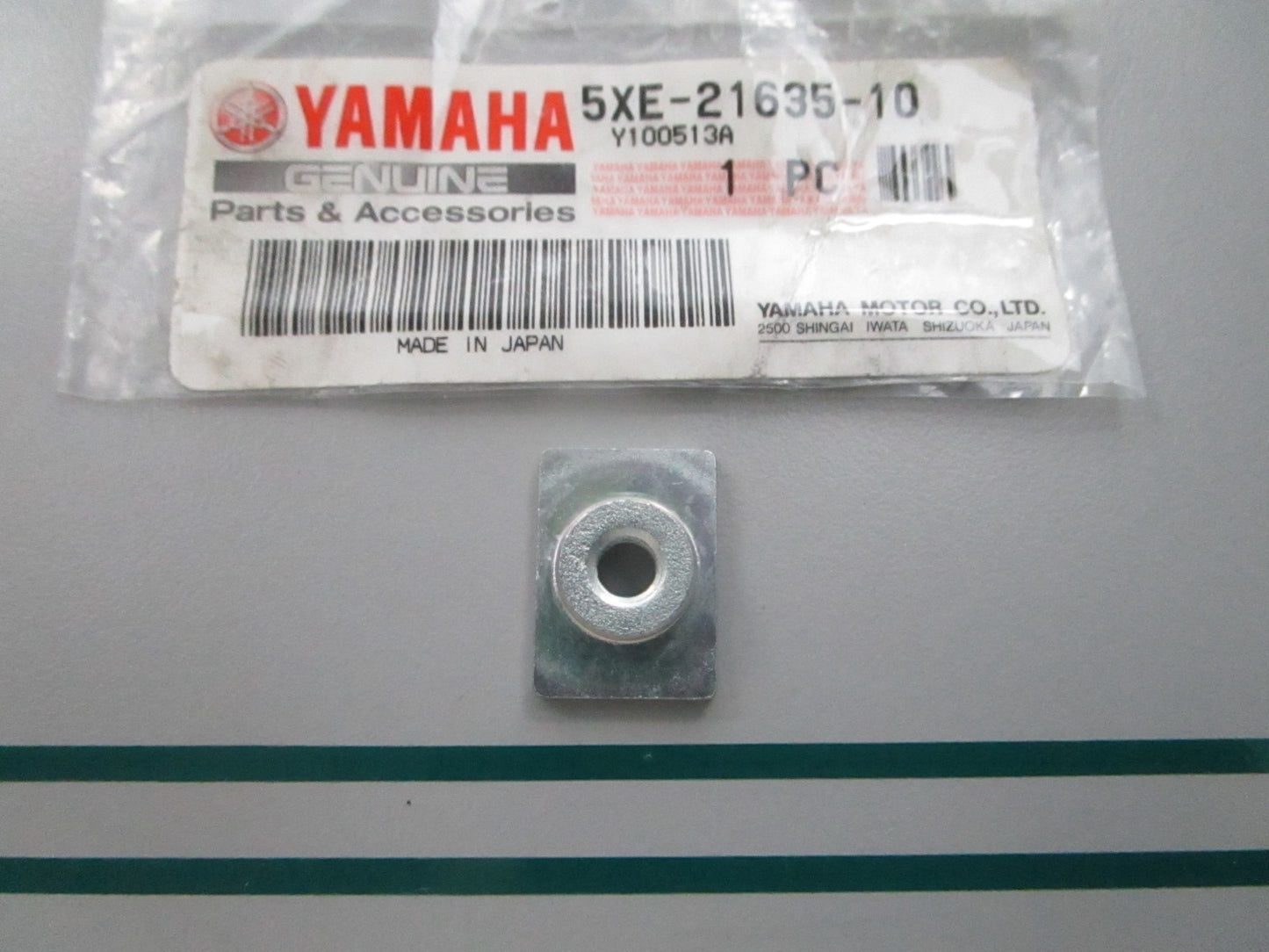 NEW OEM 5XE-21635-10-00 Yamaha Rear Fender Nut 0810