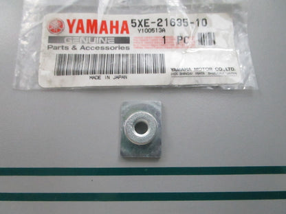 NEW OEM 5XE-21635-10-00 Yamaha Rear Fender Nut 0810