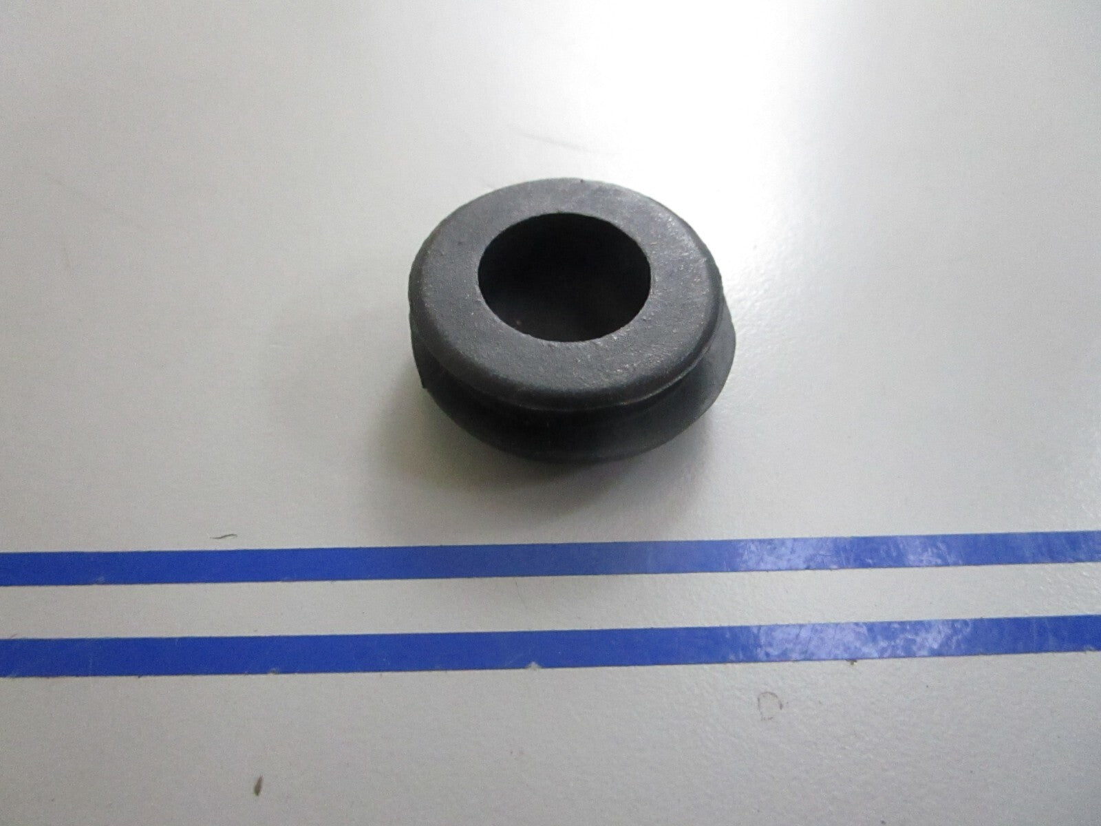 *NEW OEM* 0810 Suzuki Cap 09250-25001