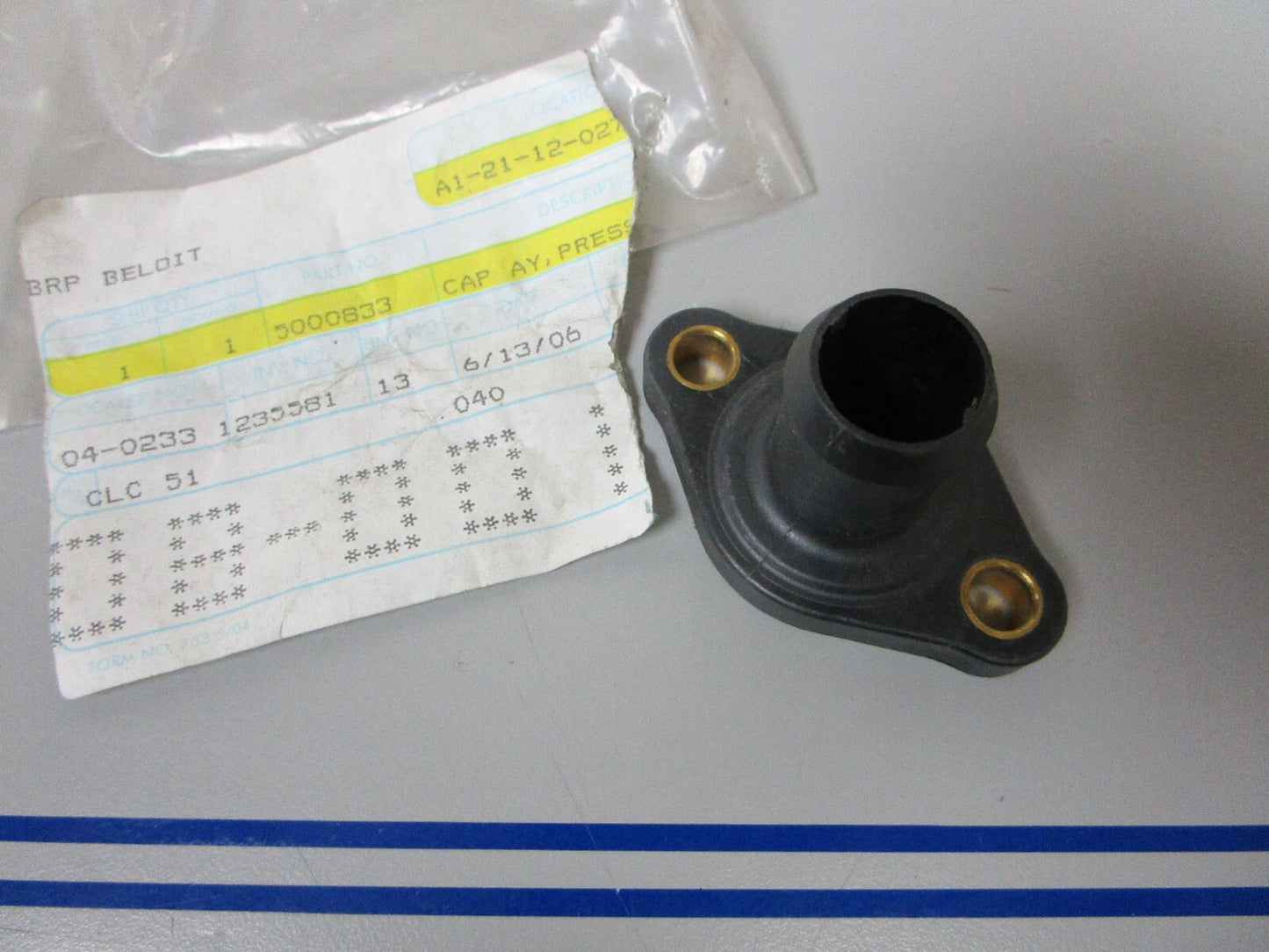 *NEW OEM* 0720 OMC Johnson Evinrude Pressure Valve Cap Assembly 5000833