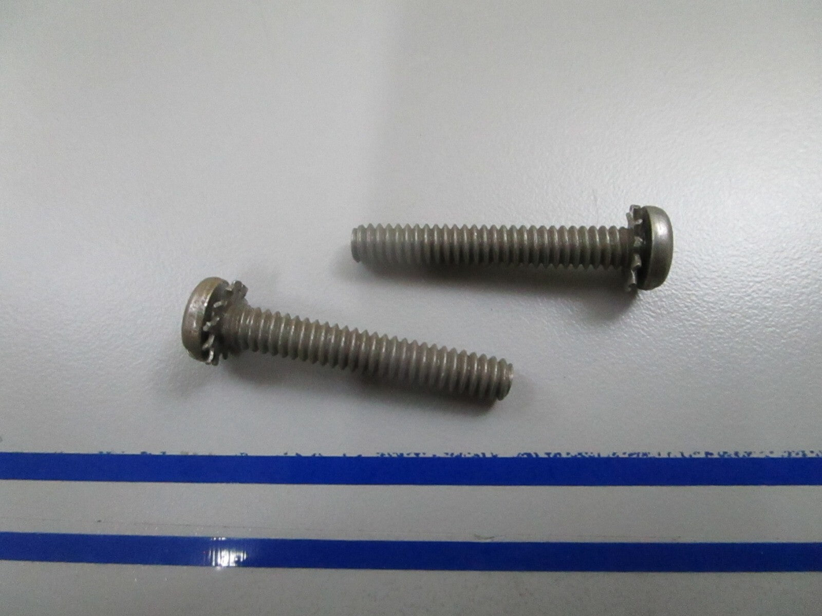 *NEW OEM* (LOT OF 2) 0810 OMC Johnson Evinrude Idle Stop Screw 308238 0308238