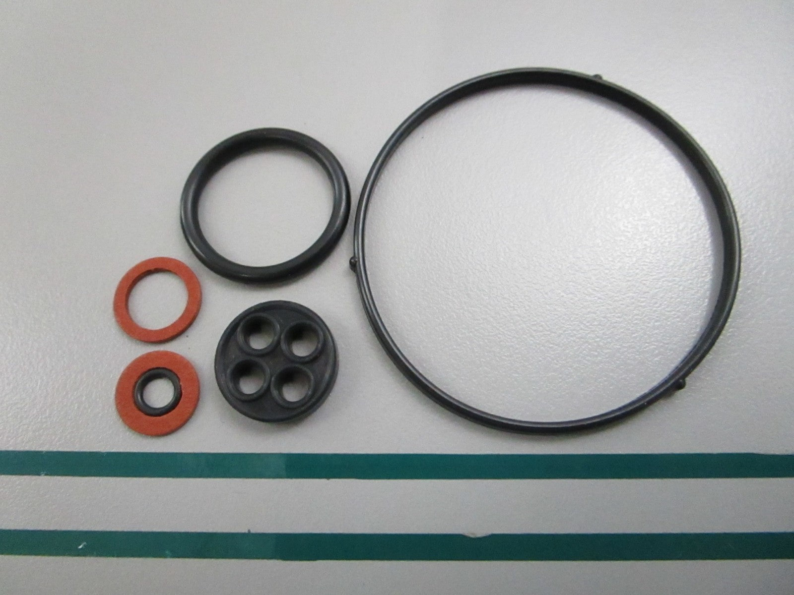 NEW OEM 16010-ZE1-812 Honda Carburetor Kit 0810
